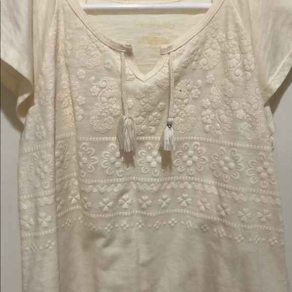 Cream Blouse with Lace, Tassels, and Patterns - Picture 3 of 4